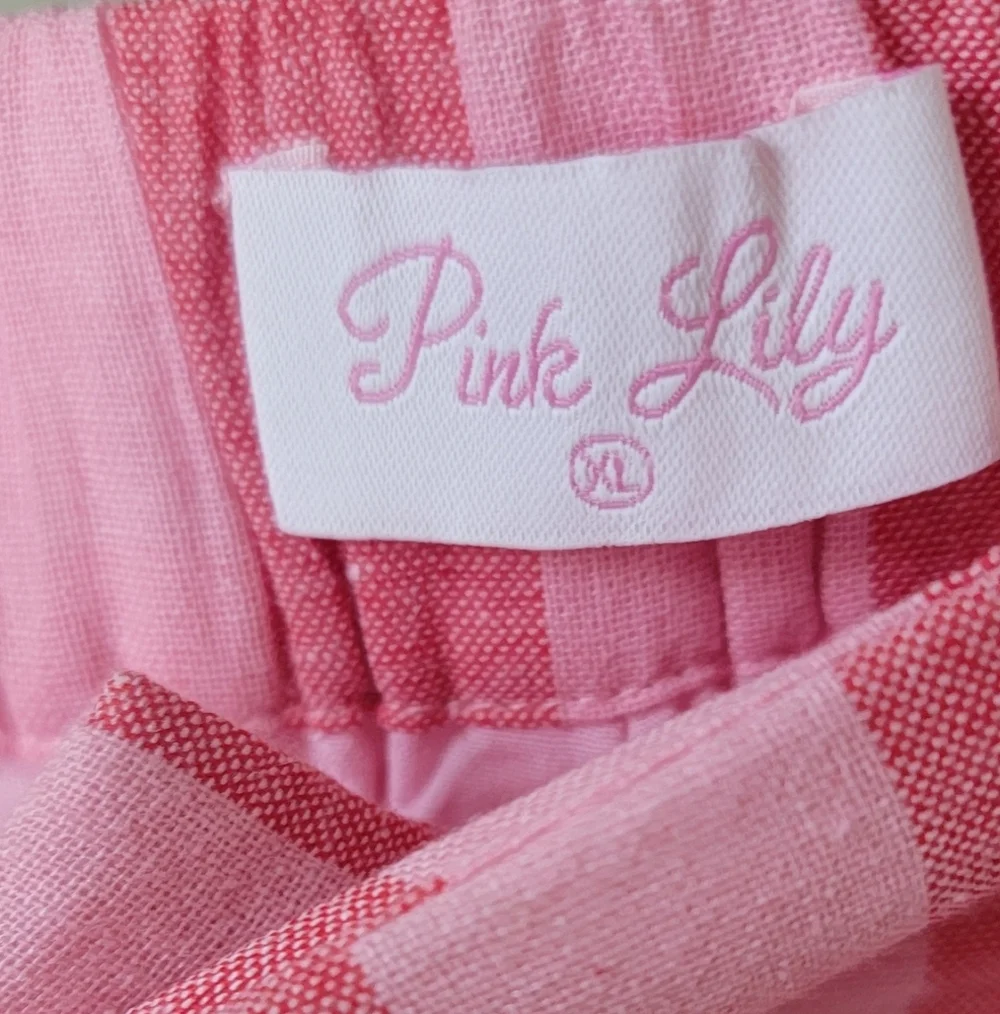NWOT Pink Lily Boutique - Pink and White Striped Women's Shorts - Size XL